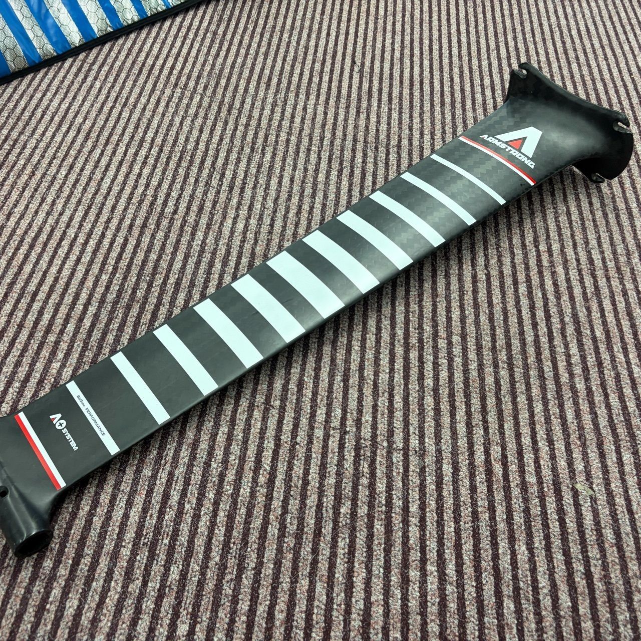 2025 Armstrong Performance Mast 865 - Image 3