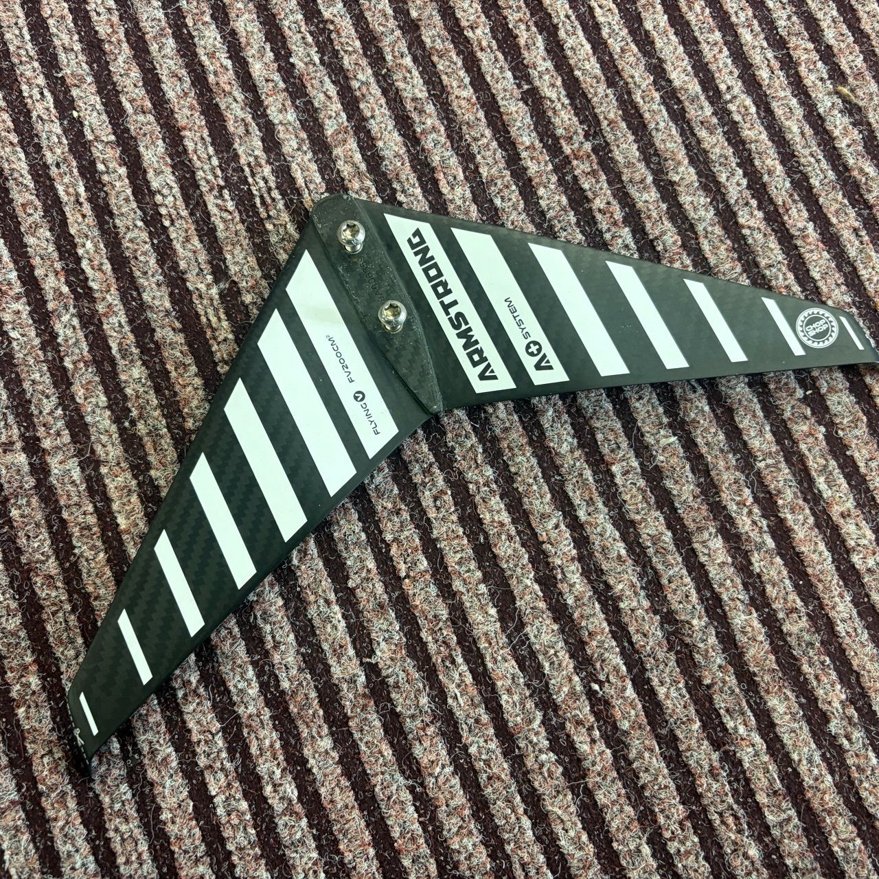 Armstrong Flying V Tail - Image 1