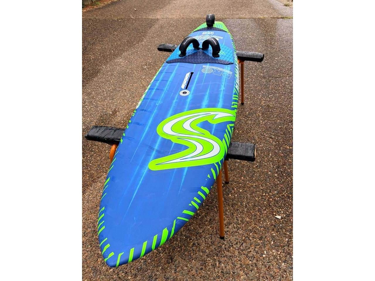 2019 Simmer Style Flywave 85 - Image 1