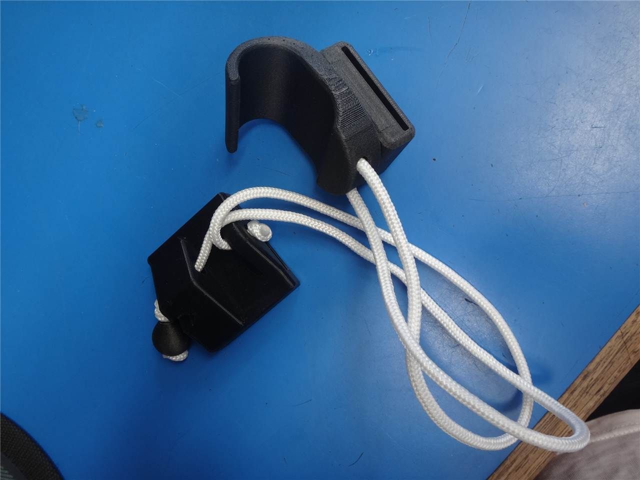 Parawing Magnectic Belt Clip - Image 1