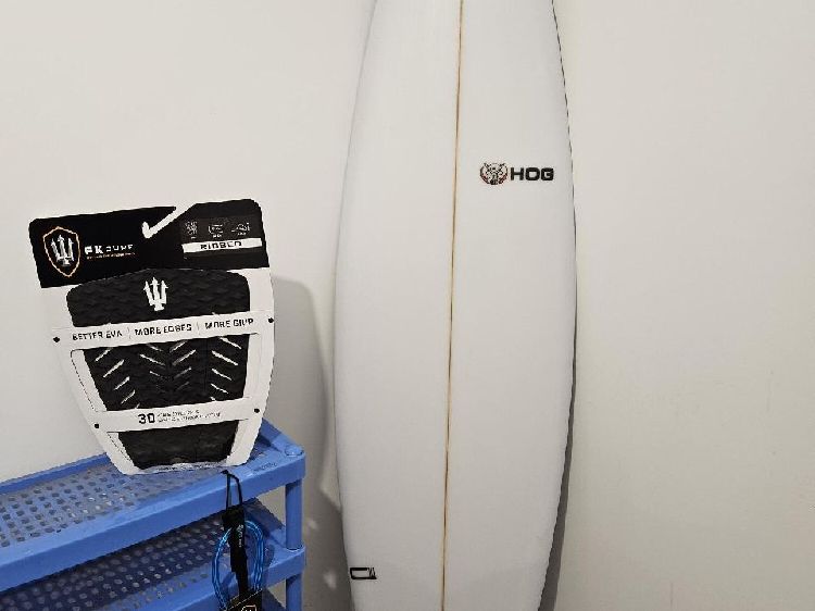 2026 Hog Custom -Comp Spec 6'4" Thruster Round Pintail
