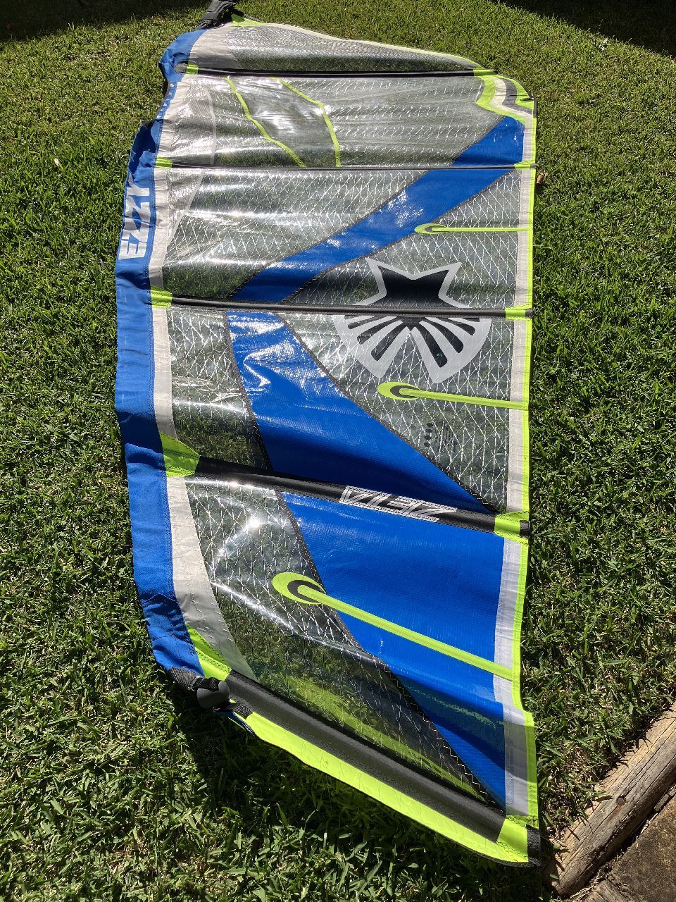 2023 Ezzy Sails Zeta 4.7 & 90% Carbon Mast - Image 2