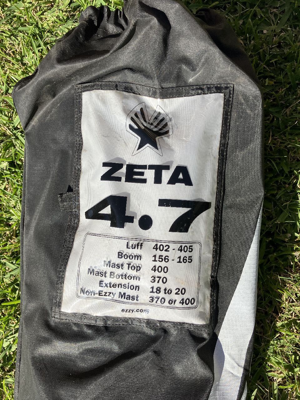 2023 Ezzy Sails Zeta 4.7 & 90% Carbon Mast - Image 4