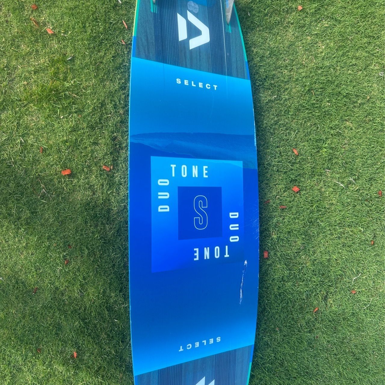 2022 Duotone Evo Kite, Select Board Mystic Harness - Image 3