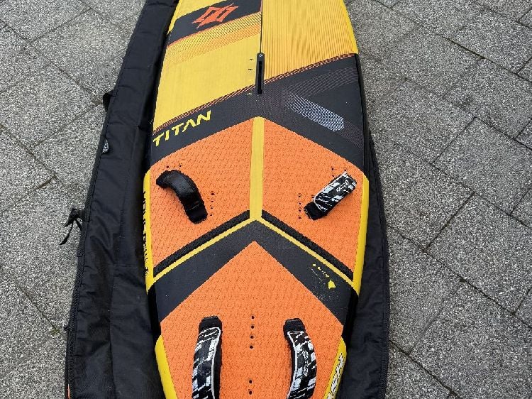 2017 Naish Hover