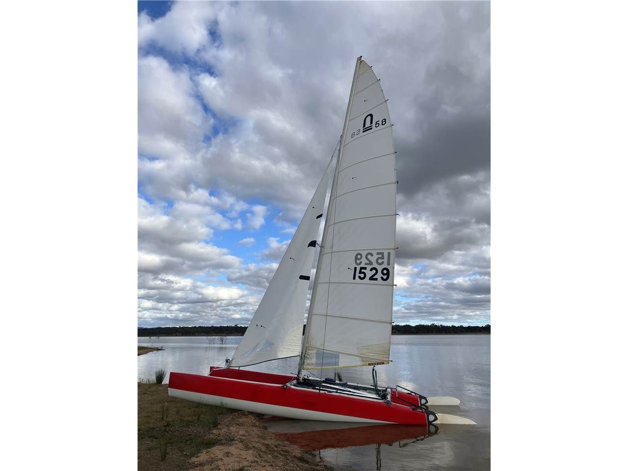 Nacra 5.8 - Image 2