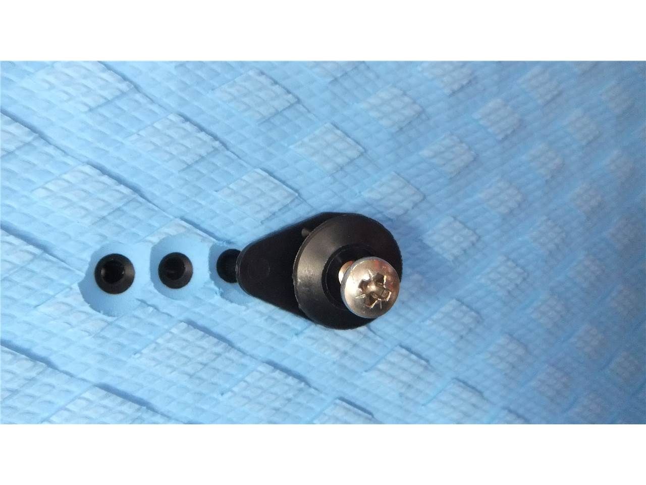Bic Screw And Anti Twist For Footstraps - Image 1