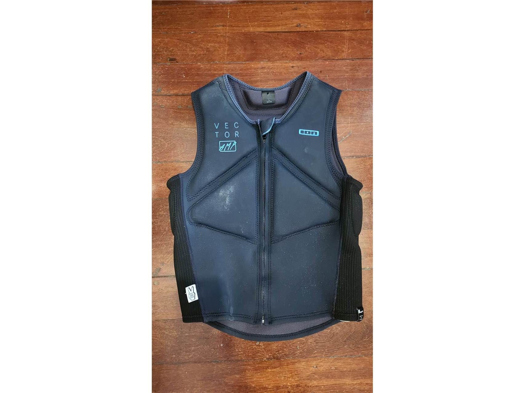 2022 Ion Vector Vest Large - Image 1