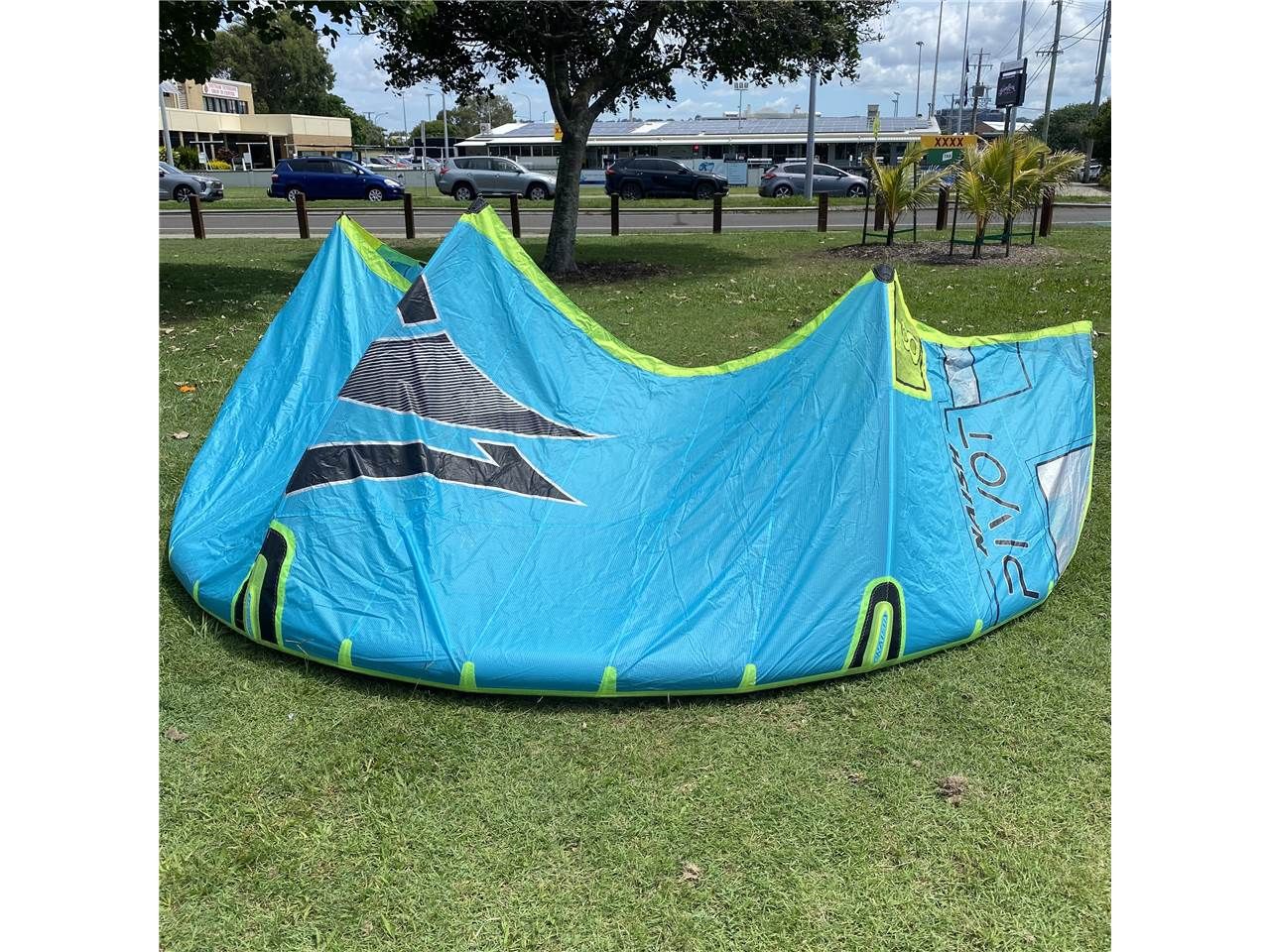 2024 Naish Pivot S28 - Image 1