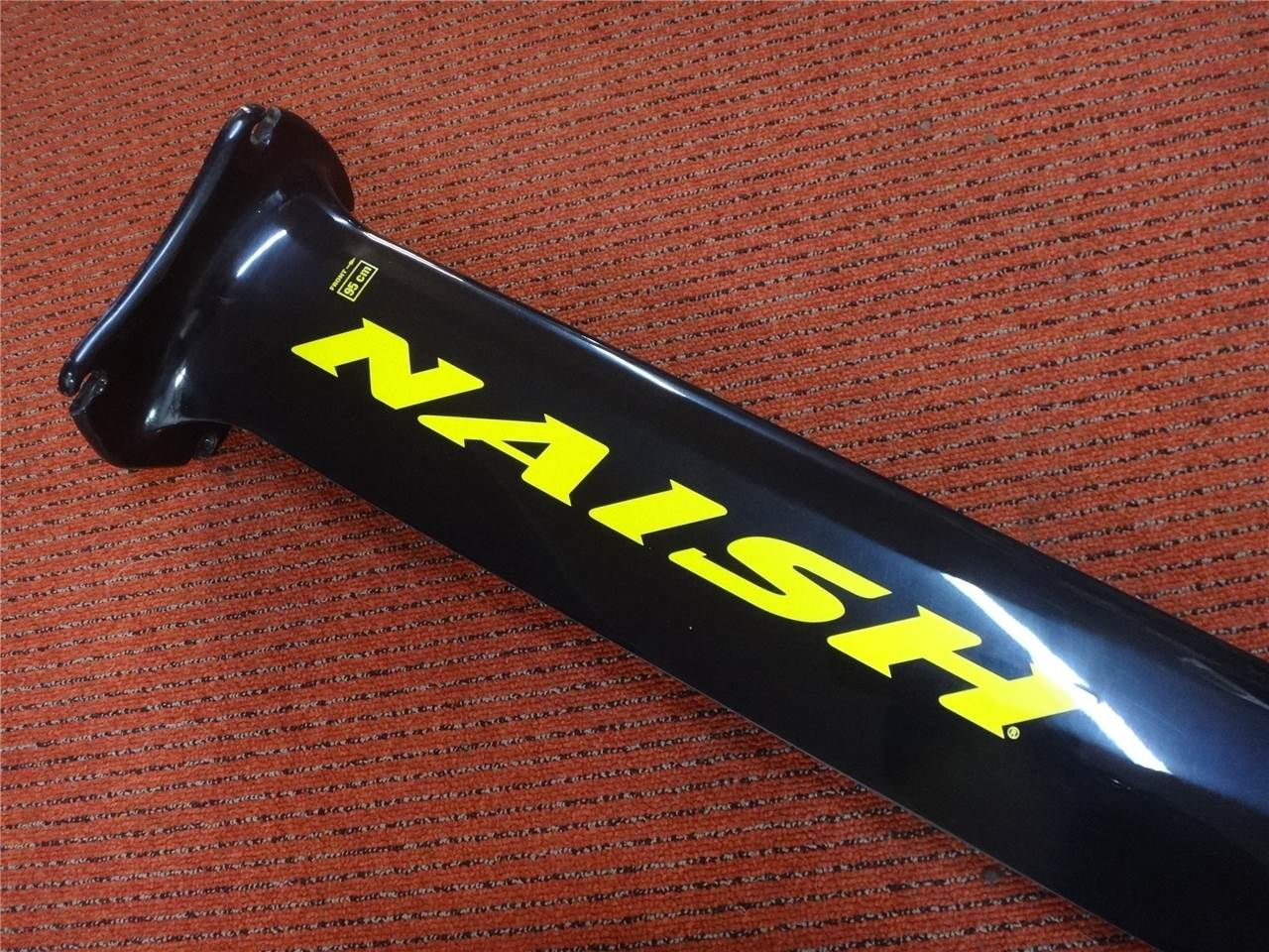 2023 Naish S27 35% Carbon Mast - Image 2