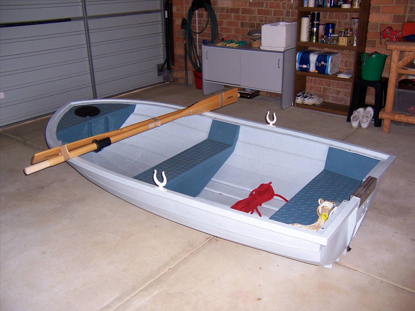 For Sale 2.5 m fiberglass dingy with oars $450. Call 08 94077016