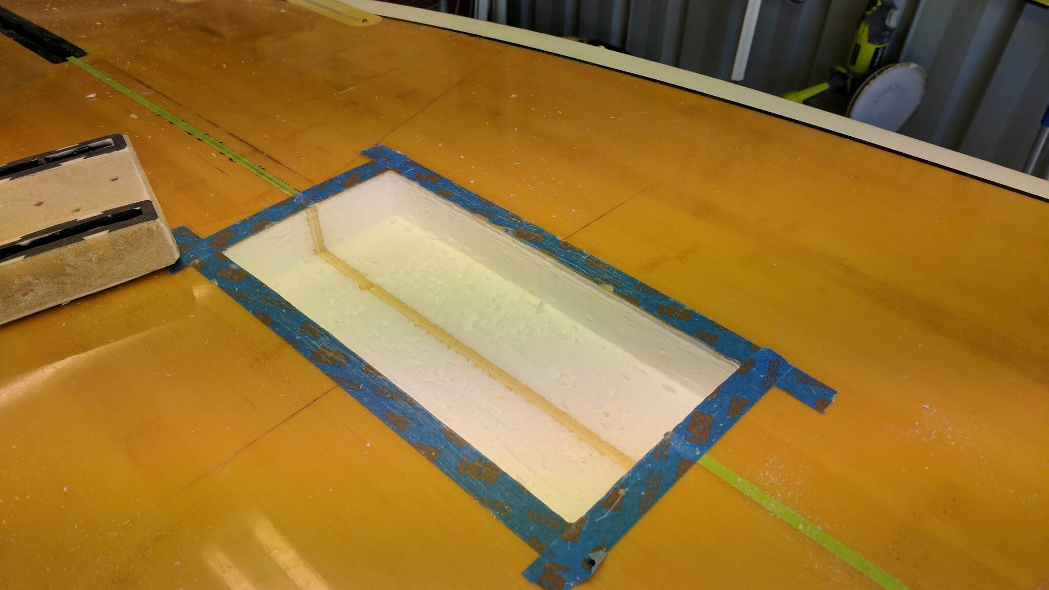 Foil track mount