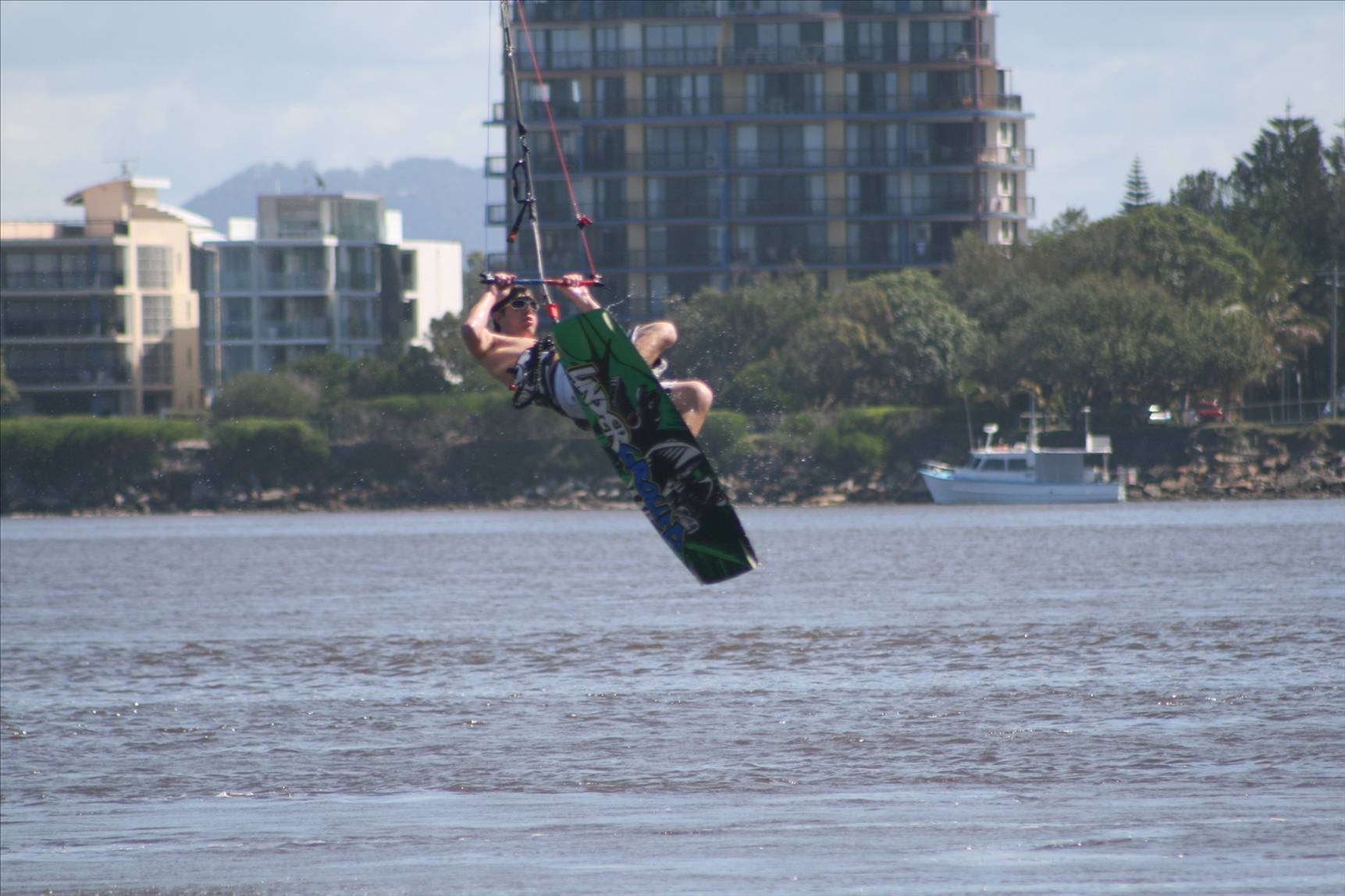 Caloundra 10 knots