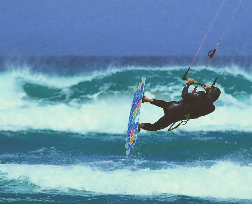 Buzz kites in action