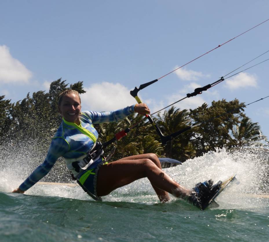 Buzz kites in action
