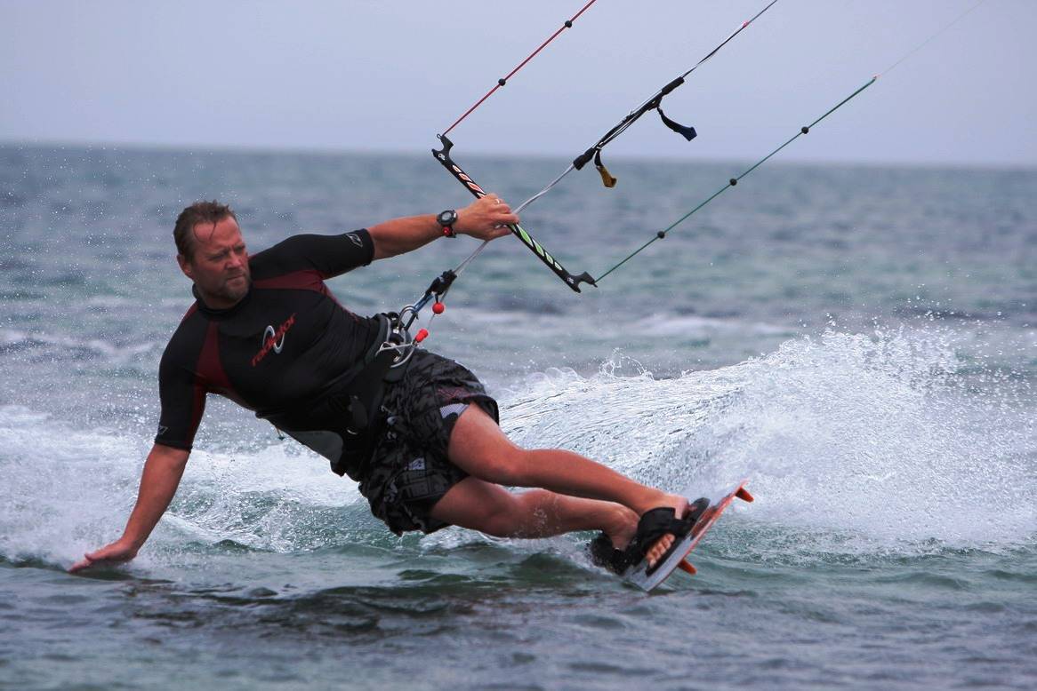 Toe-side in 6knots in Bali