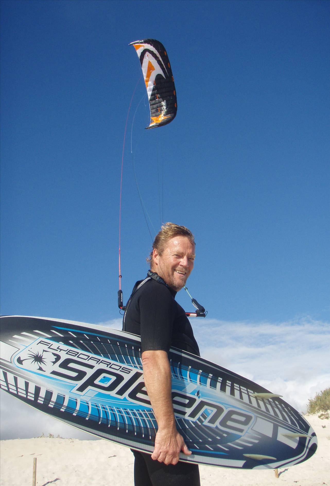 Flysurfer Psycho4 & Spleene Zone wave board