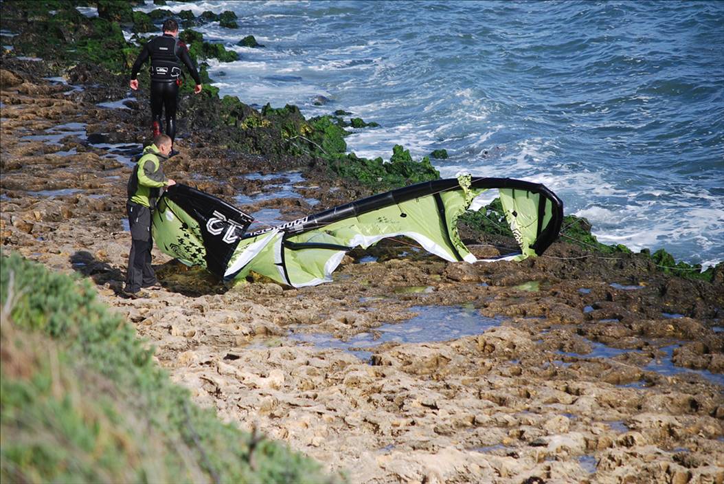 trashed kite at Cott