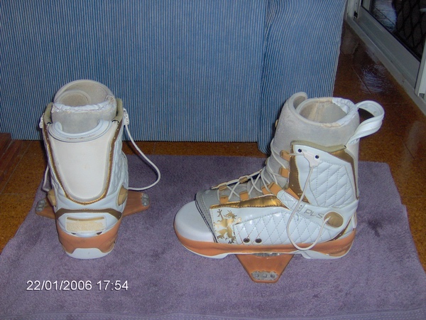 escalade bindings