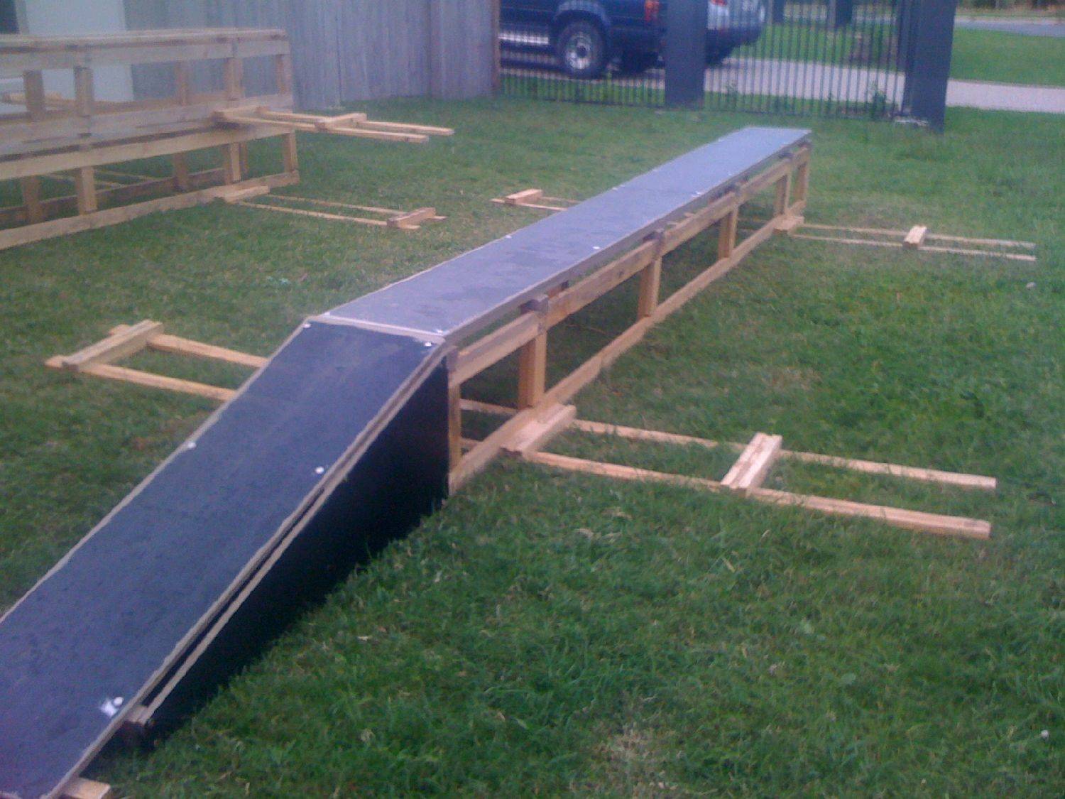 20m flat bar coming along and the KSA kicker is almost done!