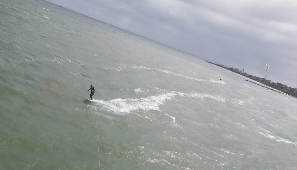 Kitesurfing at Hampton