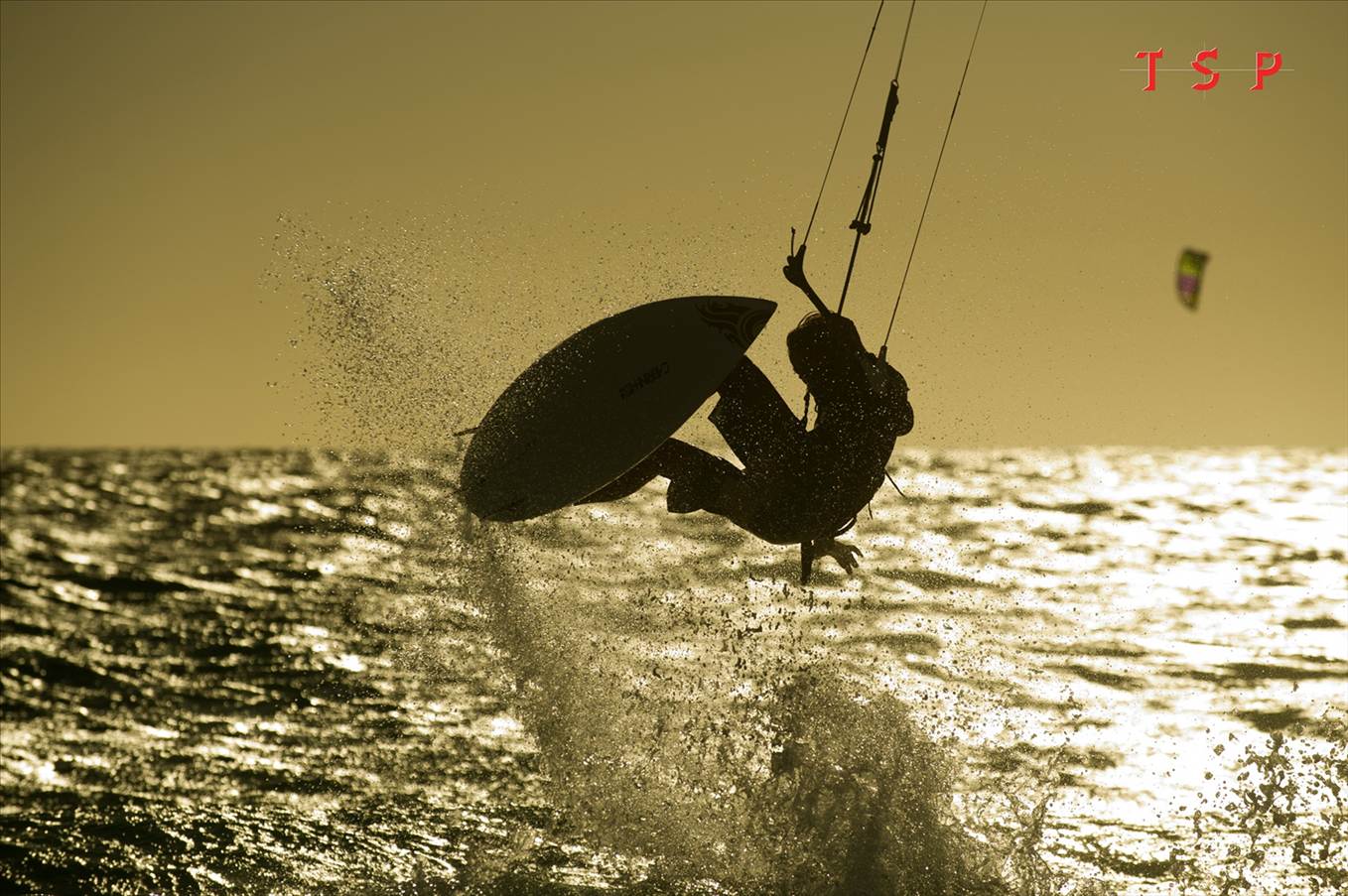 Kitesurfing Windsurfing 07-17.02