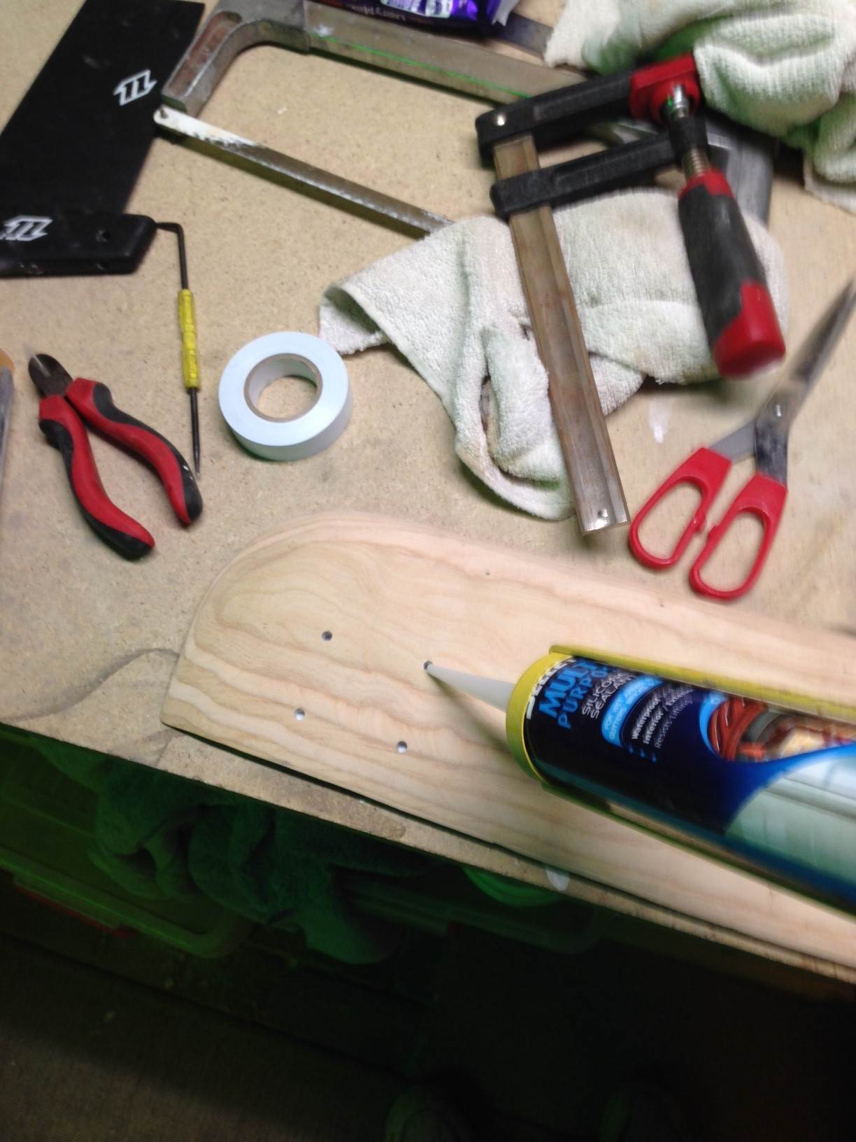 06 - Some gutter silicone to fill the holes