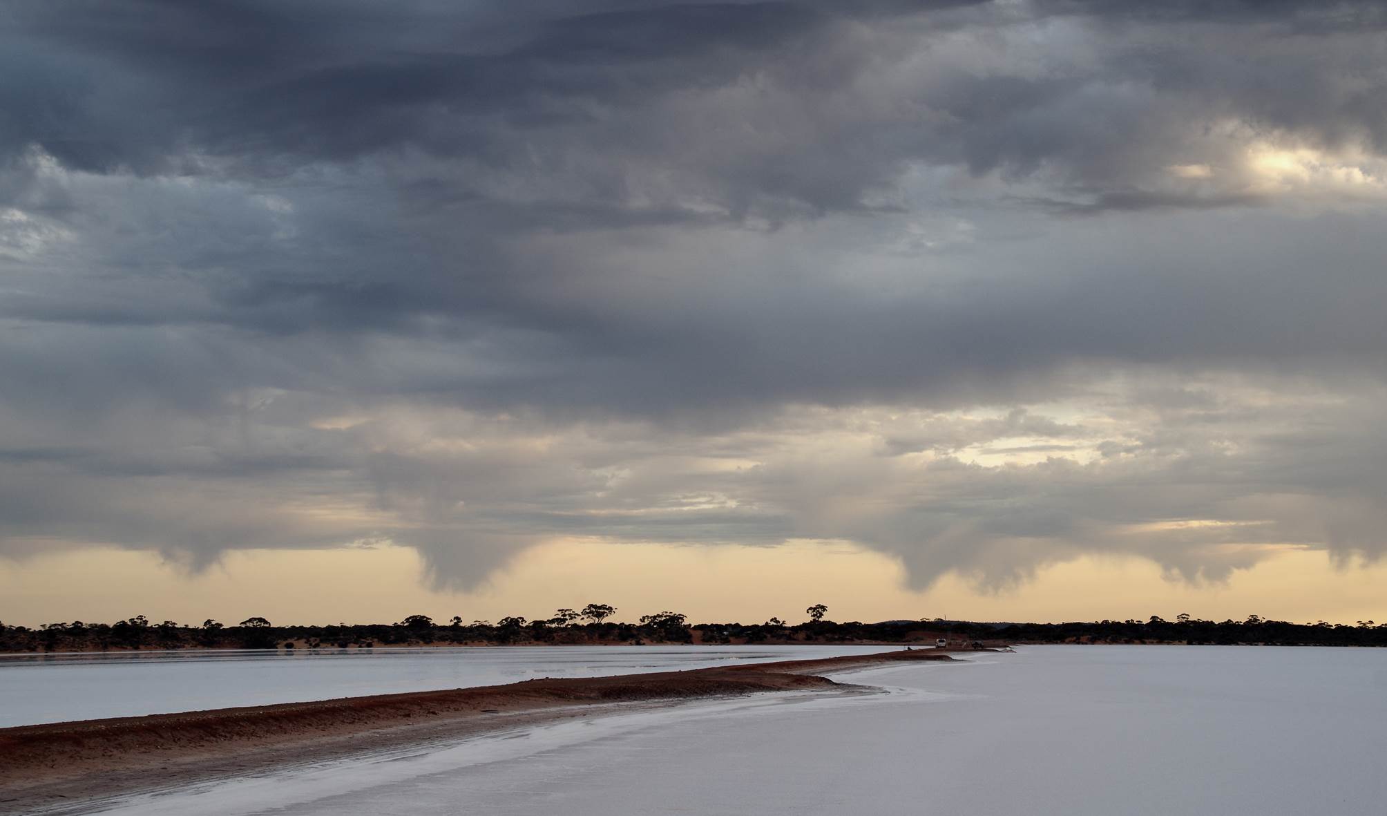 Lefroy clouds