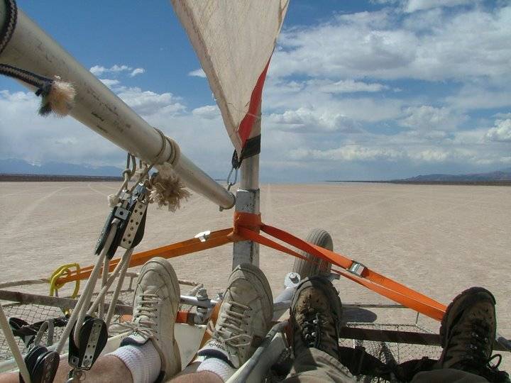 front view of bar supporting the rescue strecher