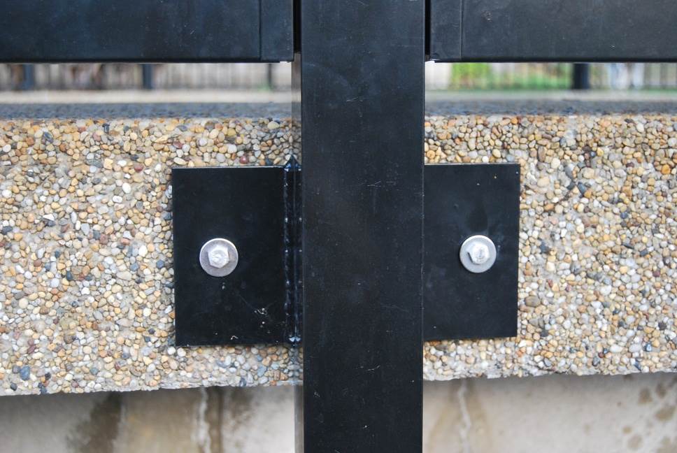 Fence F