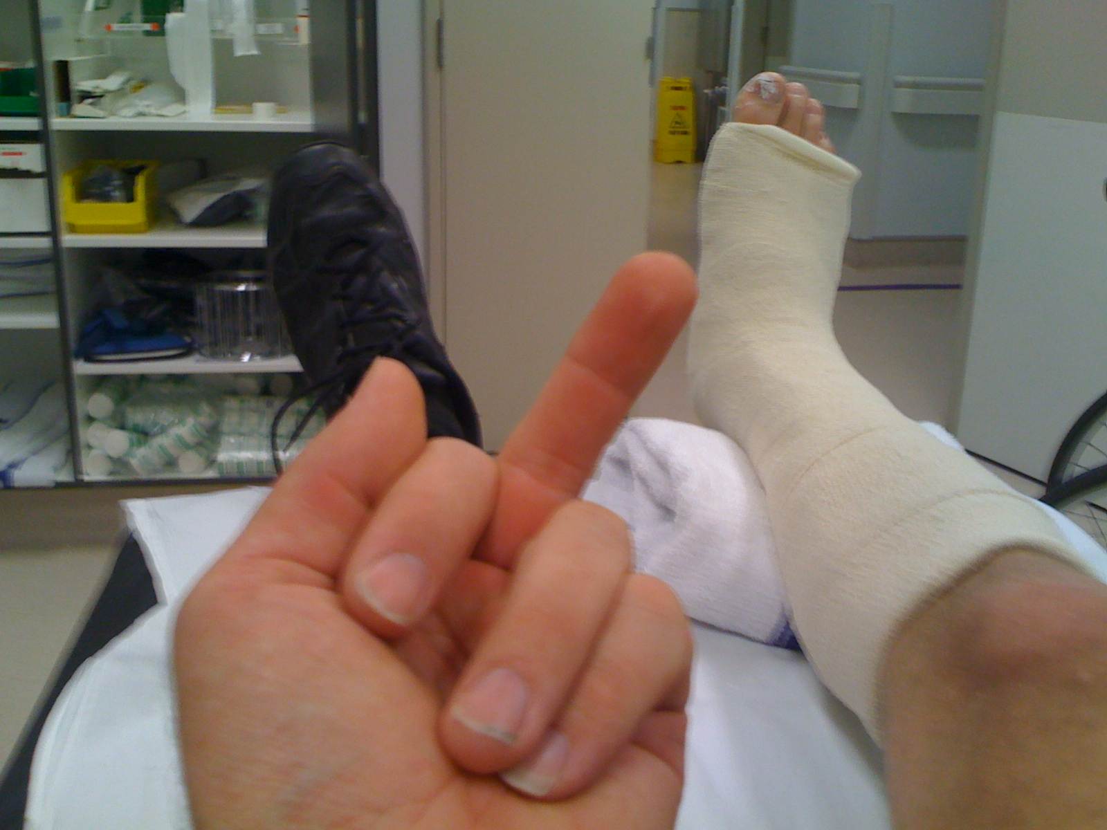 Foot stuck in strap in wipeout