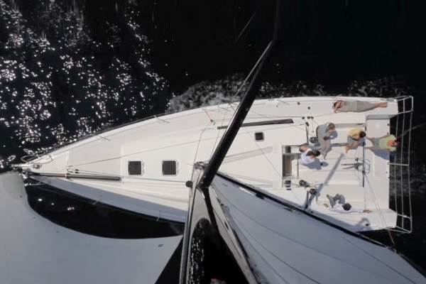 cruising-photo-from-mast1