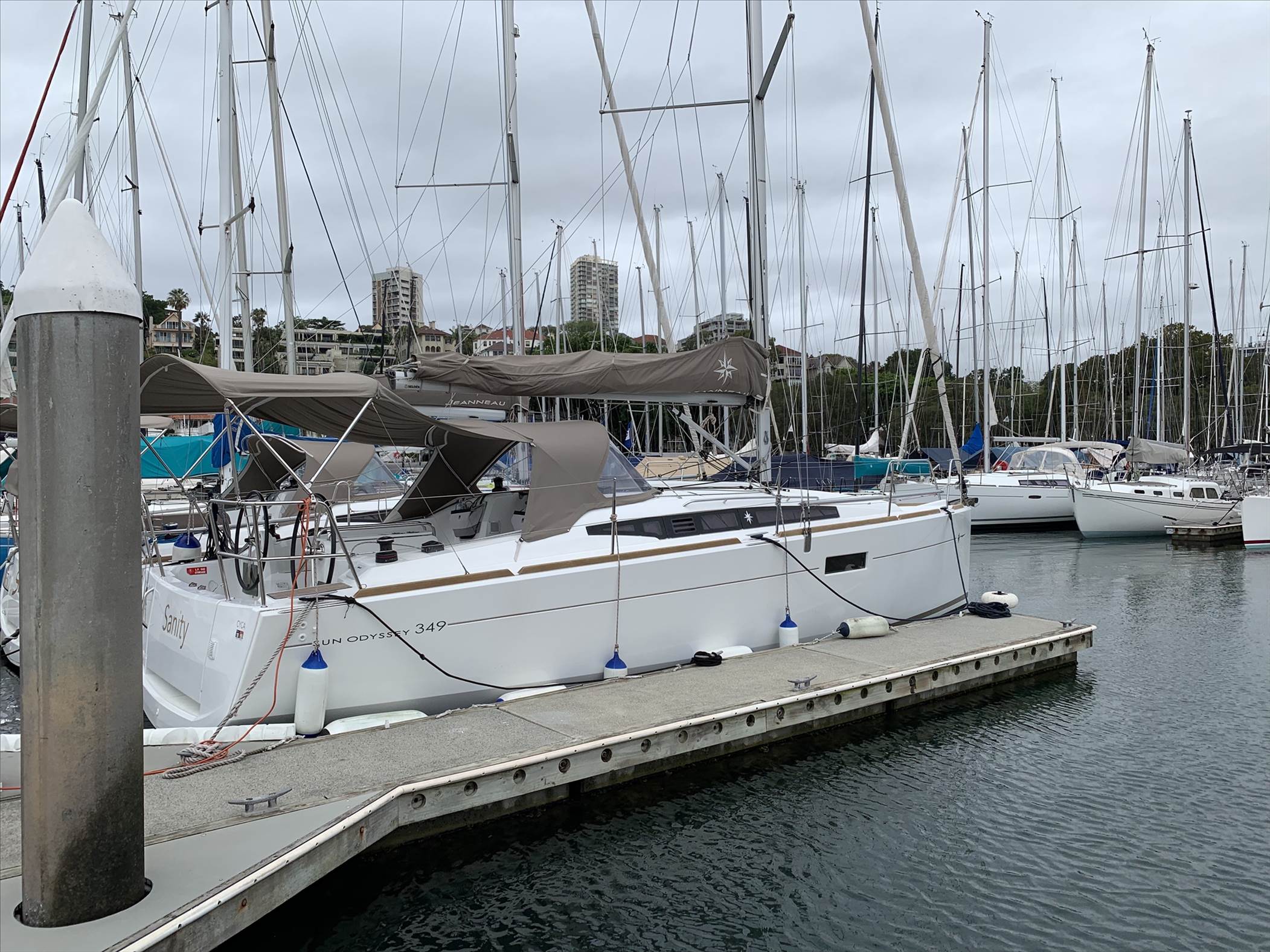 Jeaneau 349