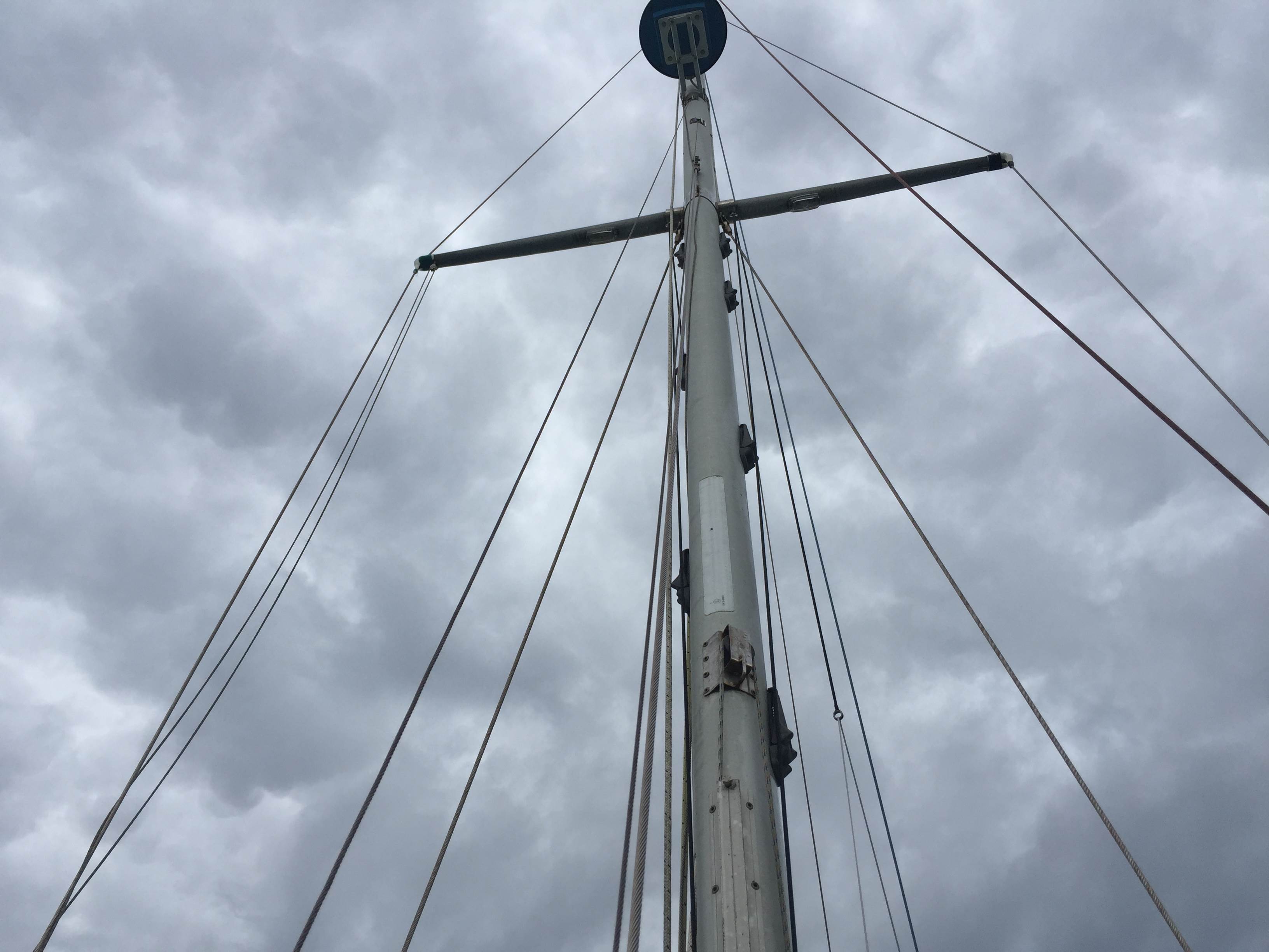 Halyard outlet