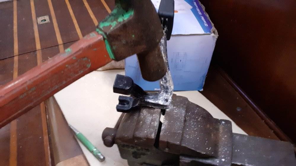 Fulcrum pin removal