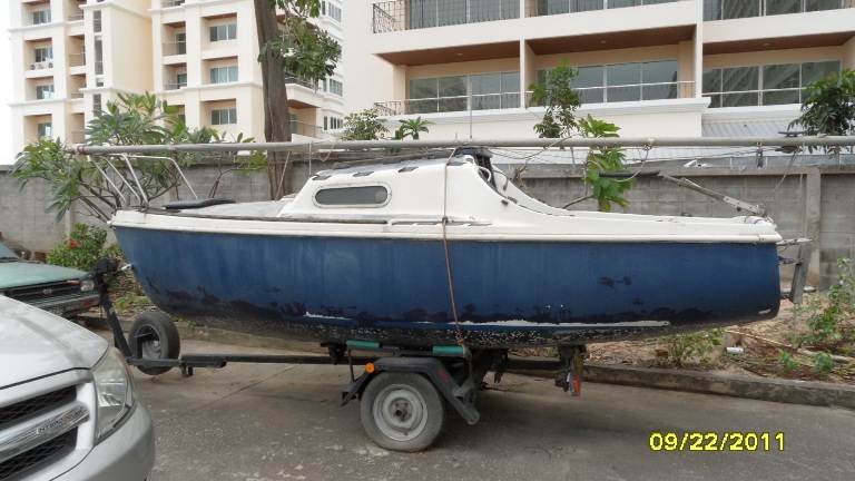 LittleSaileboatonTrailer1s