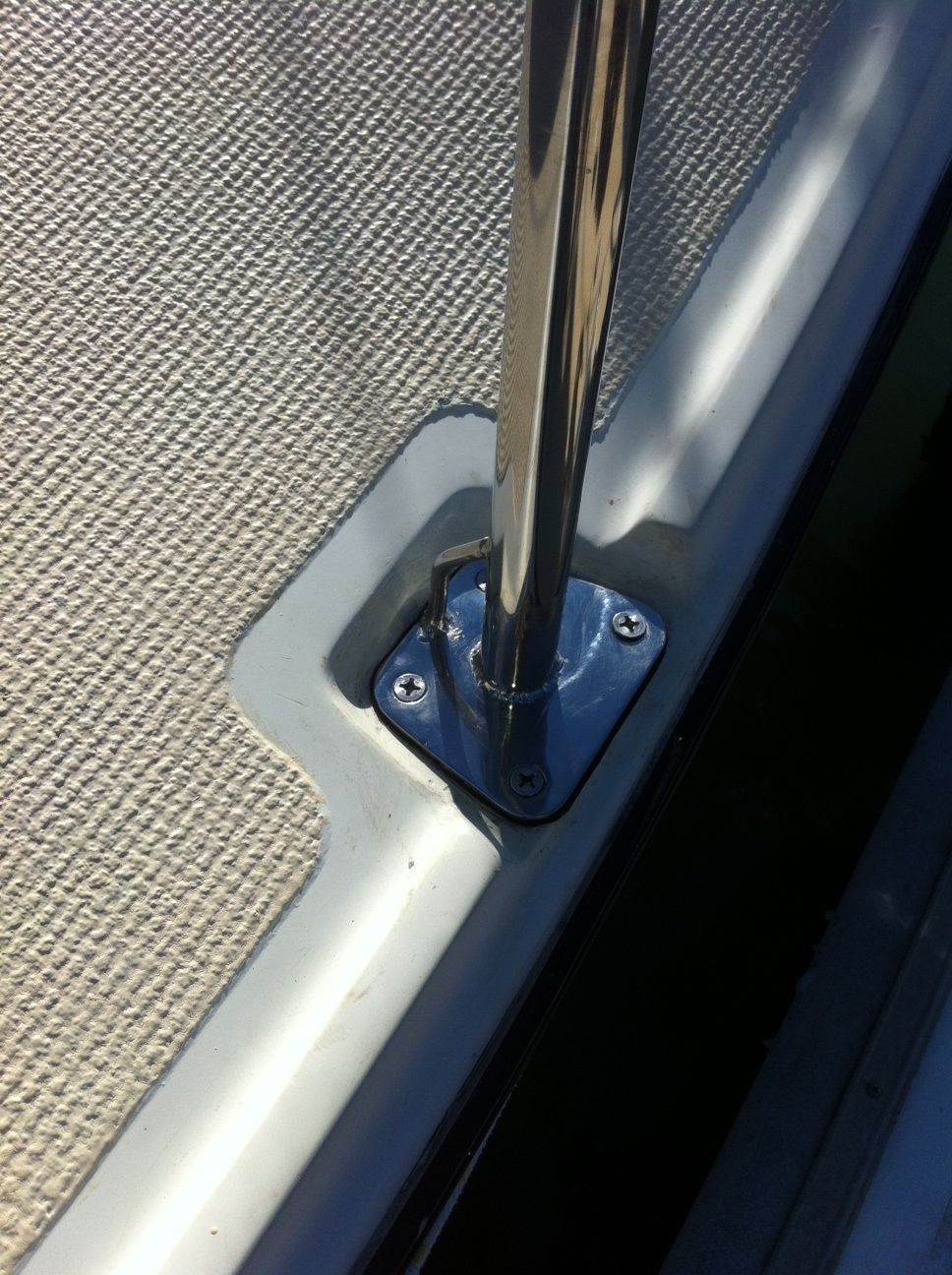 Stanchion2