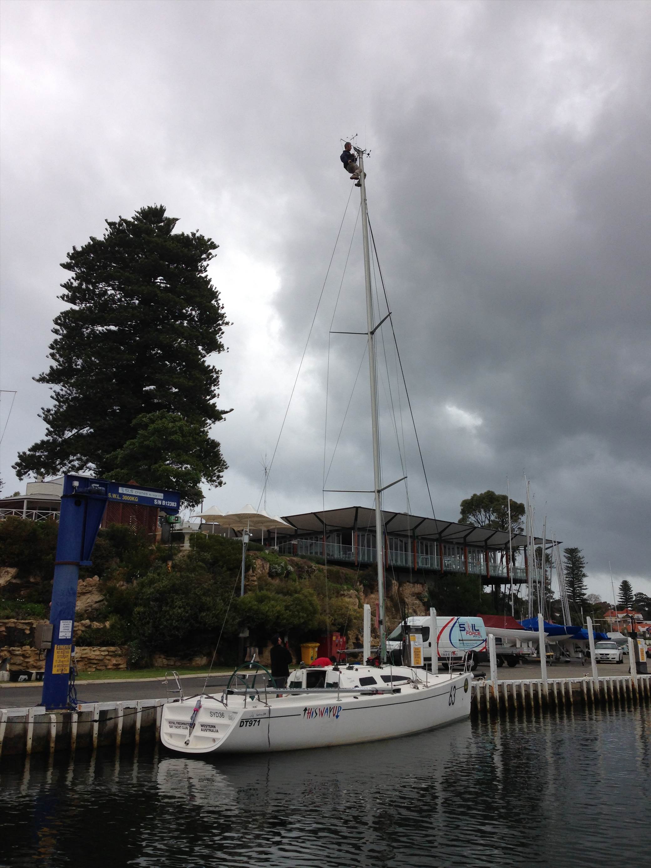 Mast In 001