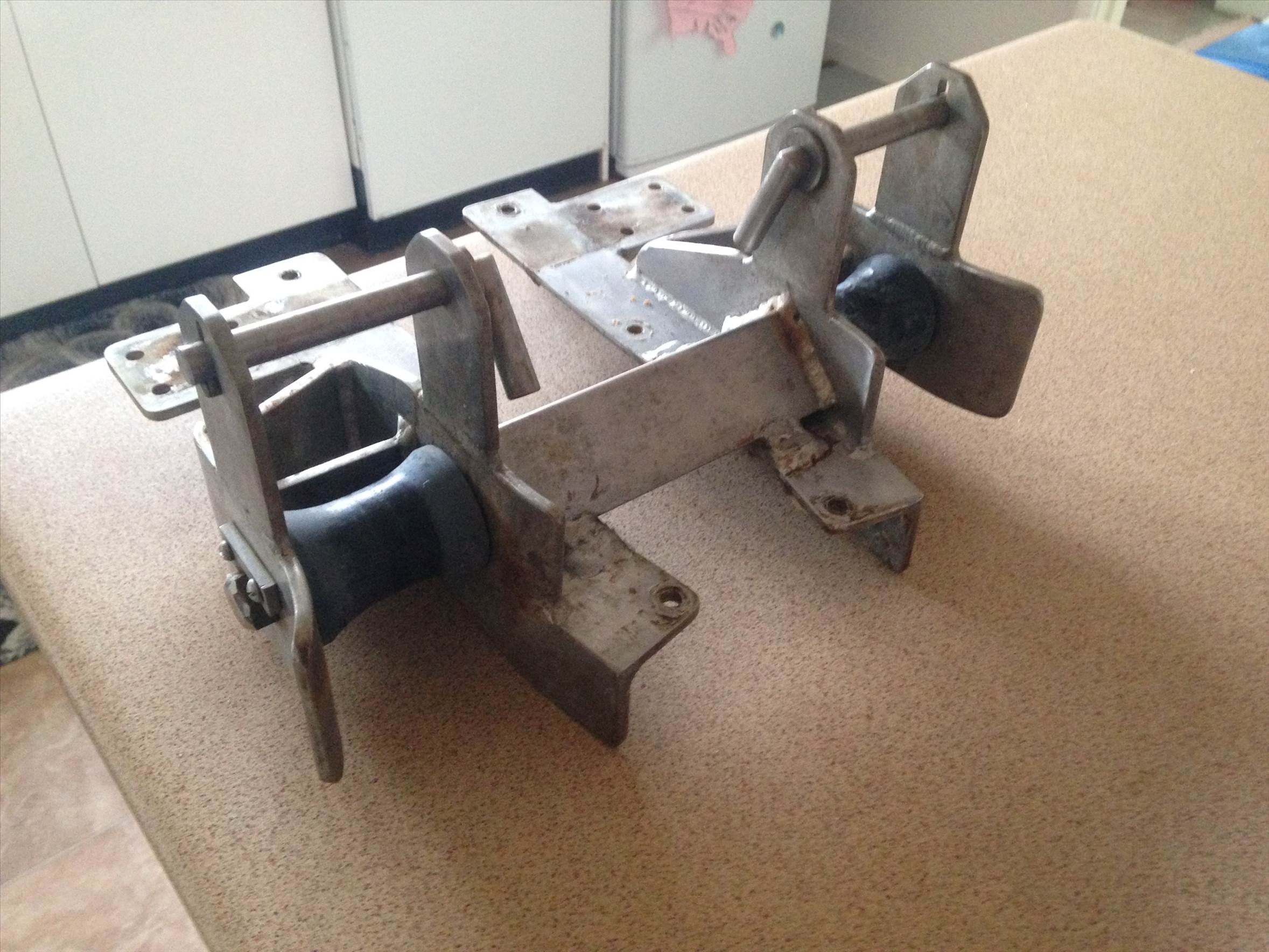anchor roller 003