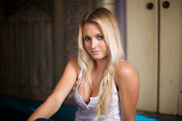 Alana-blanchard-photoshoot
