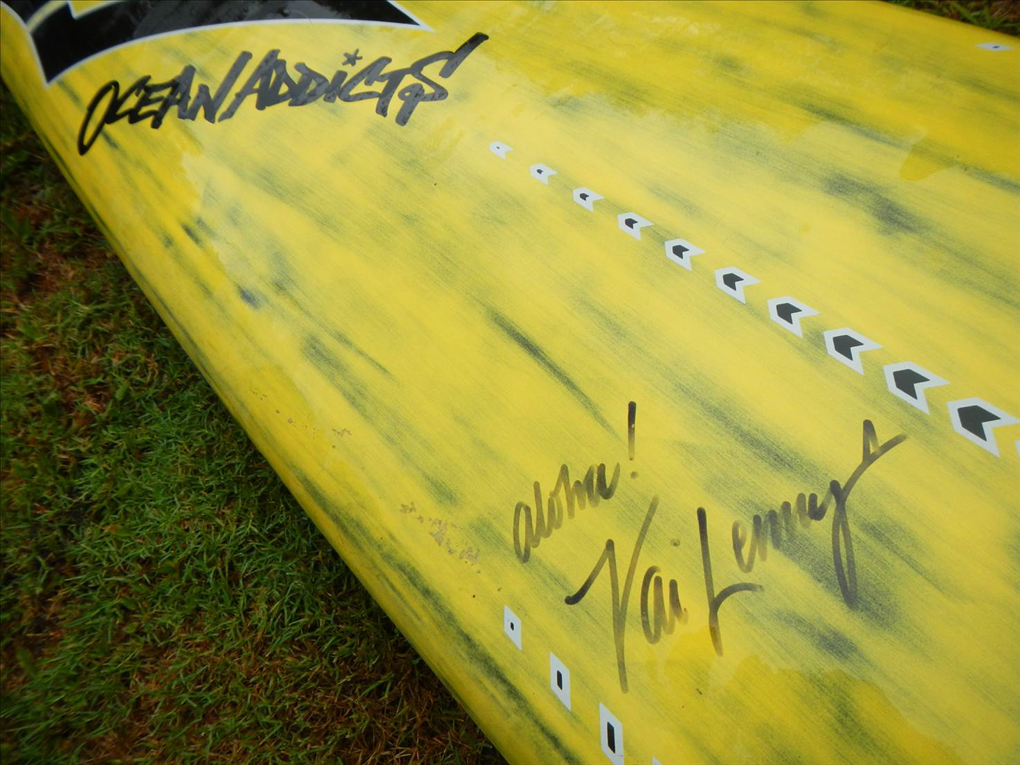 signed le
