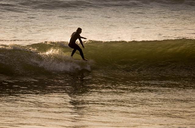 surfivor-surf-camp-surfing-competition-national-longboard-champion-ruben-silva