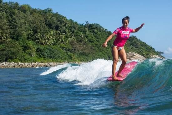 surfer-kelia-moniz