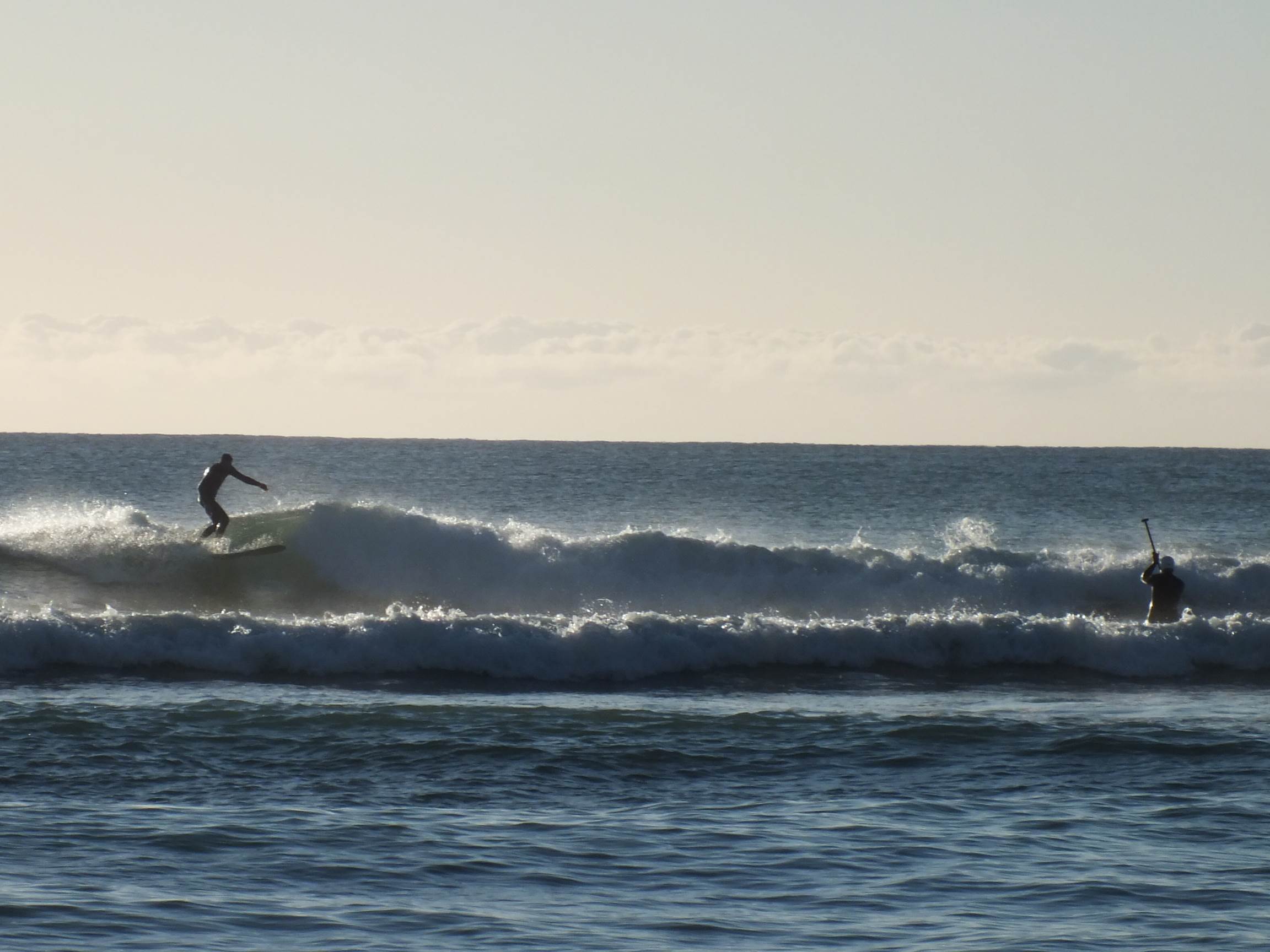 Small surf at Mak