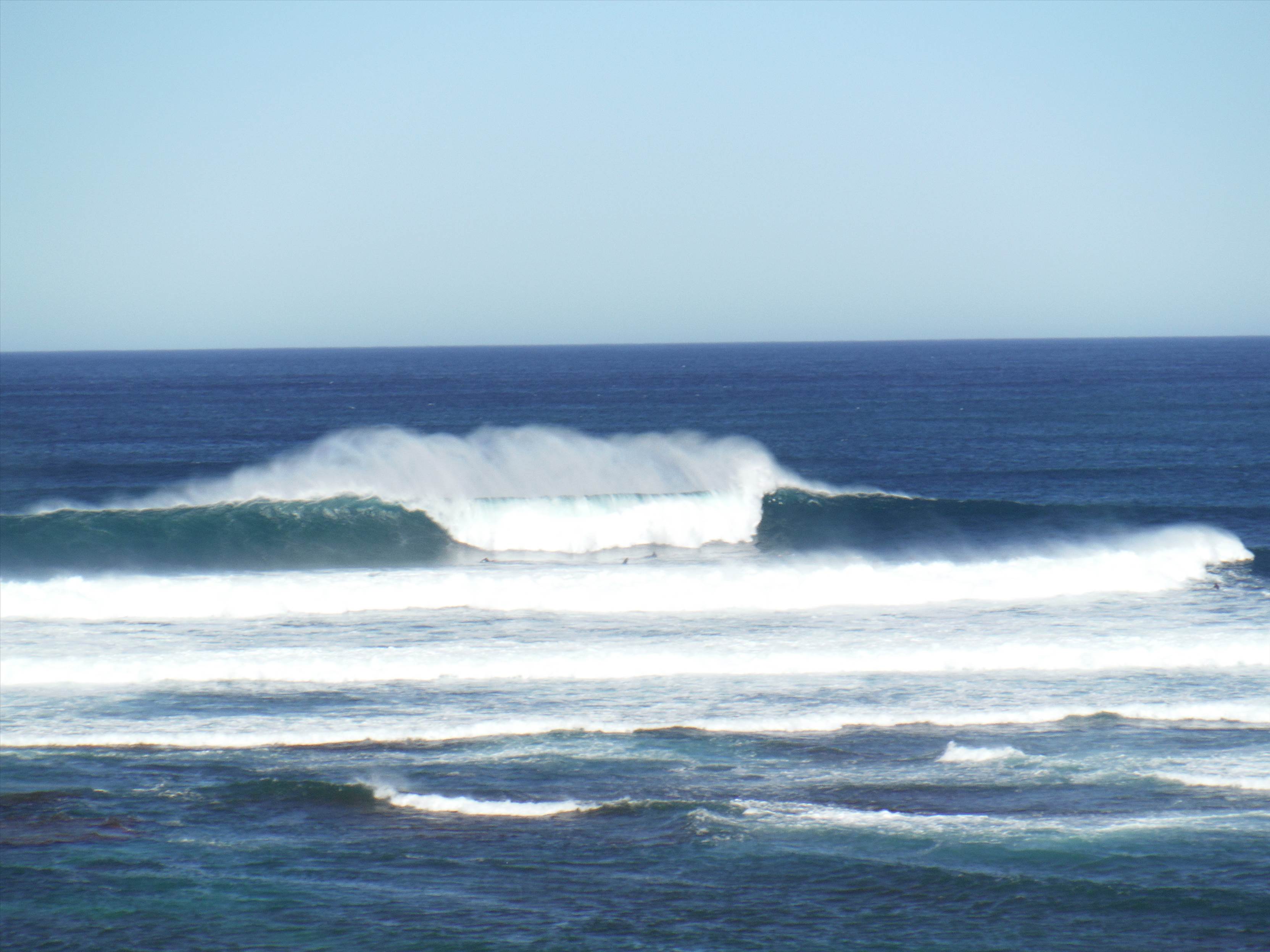 Sat first heats / late sun and Monday offshore