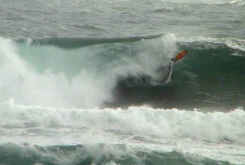Nomadic Day 2 - Ian Pott - Busted Sail and Mast from this wave!