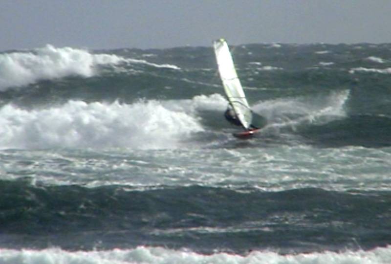 Nomadic Day 2 - John Pott - Cutback