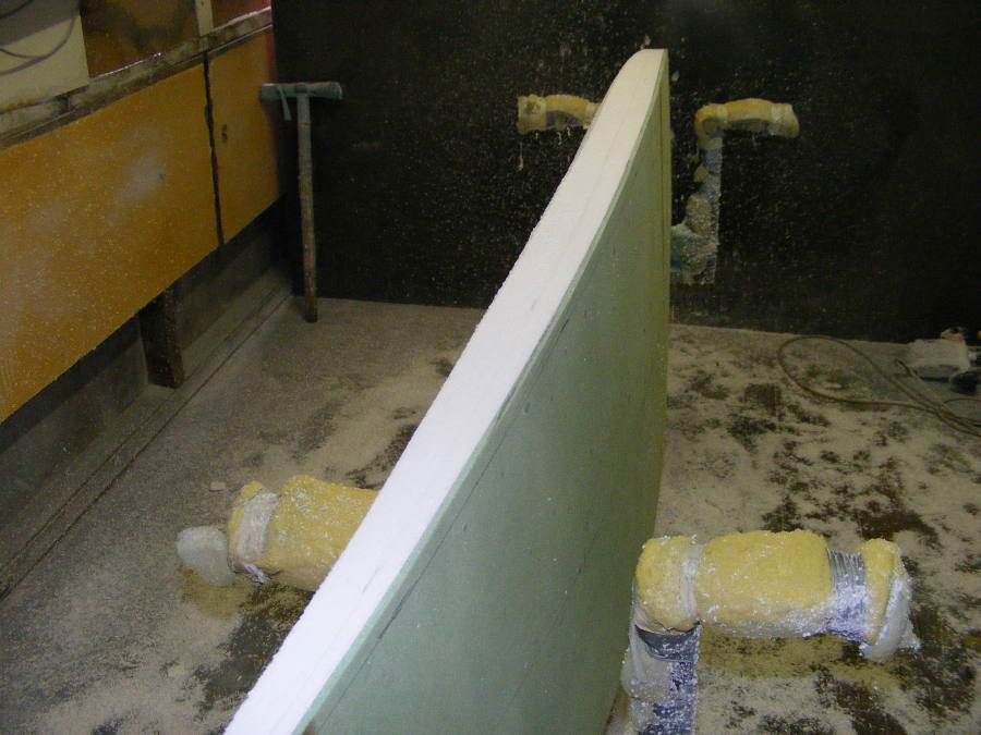 board stands on edge