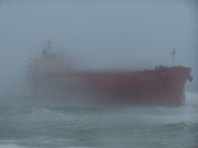 Coal ship stuck @ Nobbys Beach