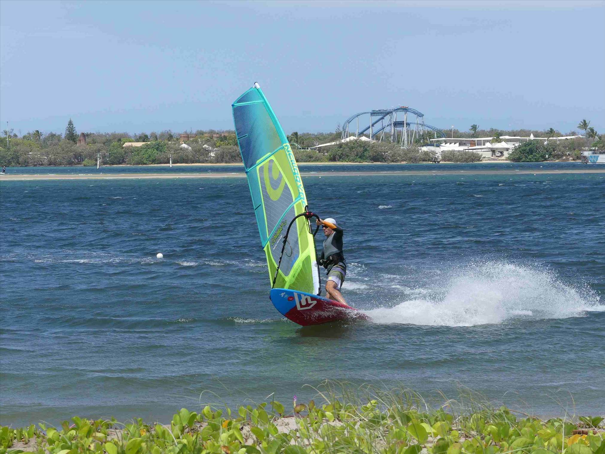 SE 20-25 knots